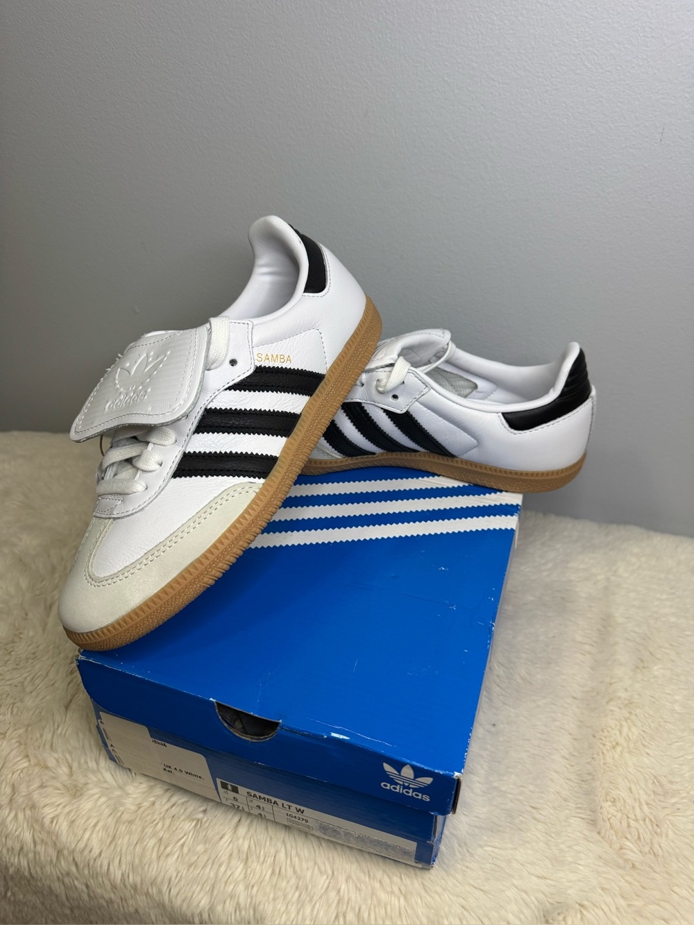 adidas Women’s Samba ☑️